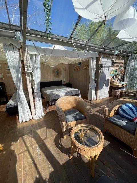 Vrijstaande Accommodatie Glamping De Kas Inn Hank Exterior photo